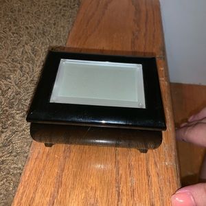 Small singing jewelry box